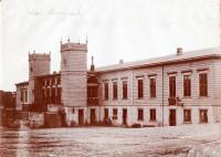 Københavns første banegaard fra 1847 - forpladsen ca 1864