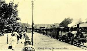 Klampenborg station ca 1910 med ankommende tog med O-maskine